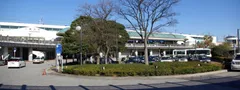 新幹線・飛行機・バスで行くなら